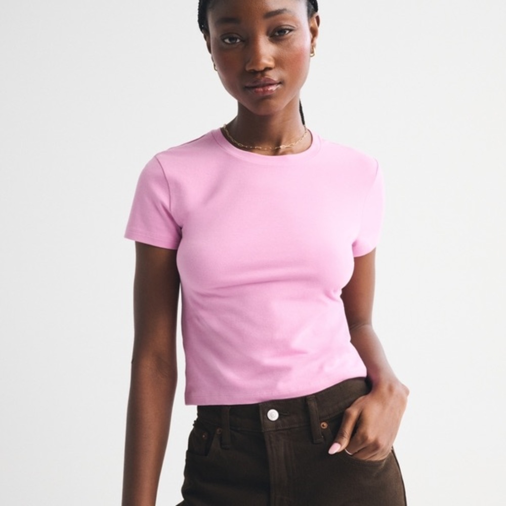 H&M Essential Baby Pink Tee – Size XS